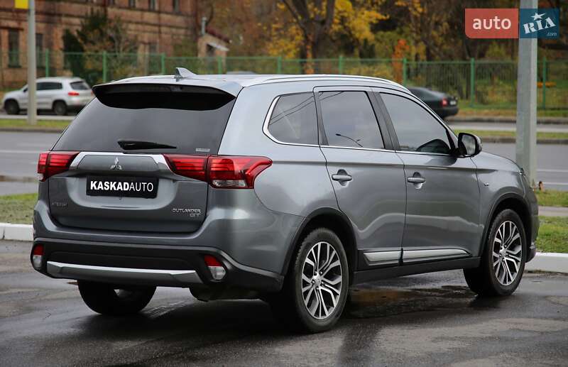 Позашляховик / Кросовер Mitsubishi Outlander 2017 в Харкові