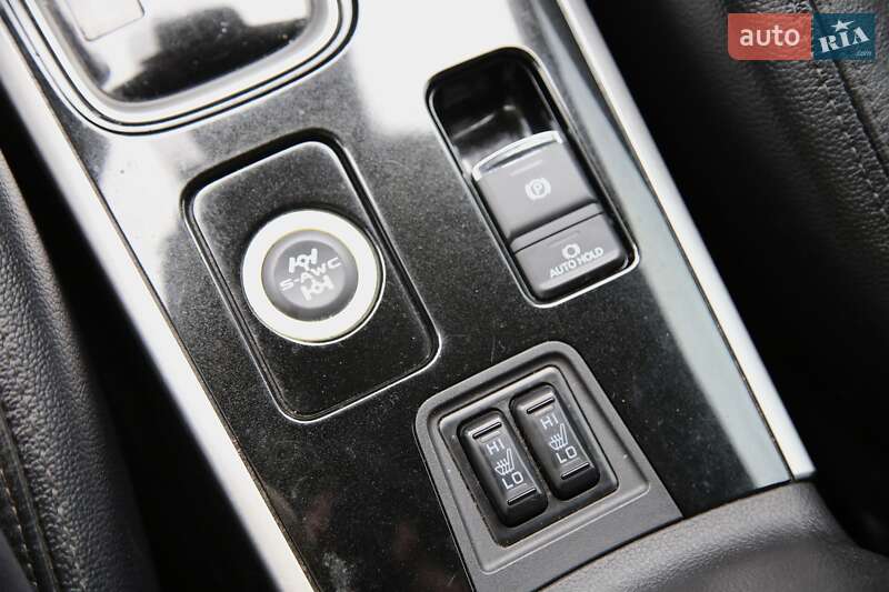 Позашляховик / Кросовер Mitsubishi Outlander 2017 в Харкові