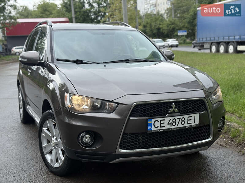 Позашляховик / Кросовер Mitsubishi Outlander 2009 в Чернівцях фото 3 Позашляховик / Кросовер Mitsubishi Outlander 2009 в Чернівцях