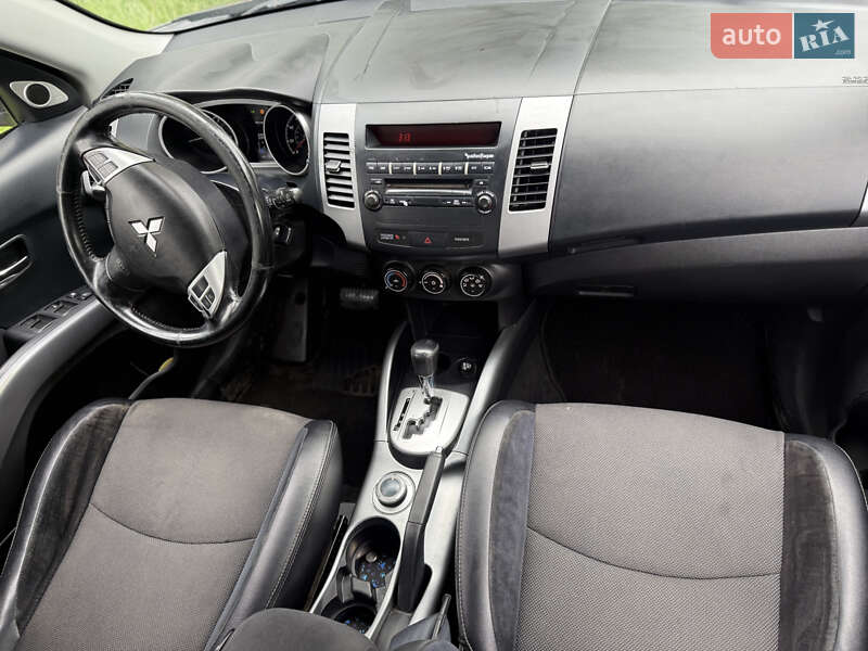 Позашляховик / Кросовер Mitsubishi Outlander 2009 в Чернівцях фото 17 Позашляховик / Кросовер Mitsubishi Outlander 2009 в Чернівцях