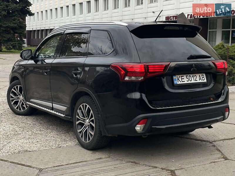 Внедорожник / Кроссовер Mitsubishi Outlander 2015 в Днепре фото 6 Внедорожник / Кроссовер Mitsubishi Outlander 2015 в Днепре