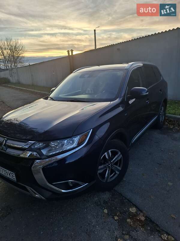 Внедорожник / Кроссовер Mitsubishi Outlander 2017 в Харькове