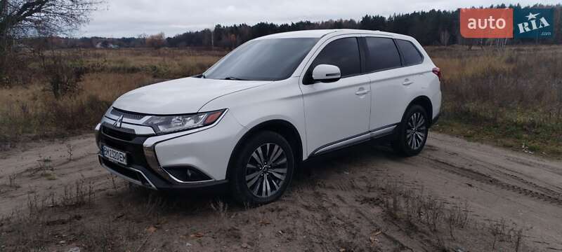 Внедорожник / Кроссовер Mitsubishi Outlander 2018 в Шостке фото 6 Внедорожник / Кроссовер Mitsubishi Outlander 2018 в Шостке