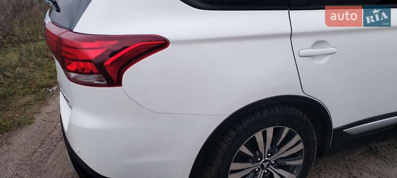 Внедорожник / Кроссовер Mitsubishi Outlander 2018 в Шостке фото 14 Внедорожник / Кроссовер Mitsubishi Outlander 2018 в Шостке