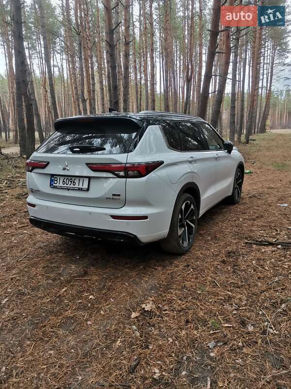 Позашляховик / Кросовер Mitsubishi Outlander 2023 в Полтаві фото 18 Позашляховик / Кросовер Mitsubishi Outlander 2023 в Полтаві