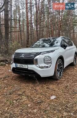 Внедорожник / Кроссовер Mitsubishi Outlander 2023 в Полтаве
