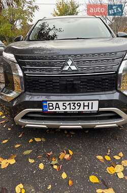 Позашляховик / Кросовер Mitsubishi Outlander 2024 в Кропивницькому