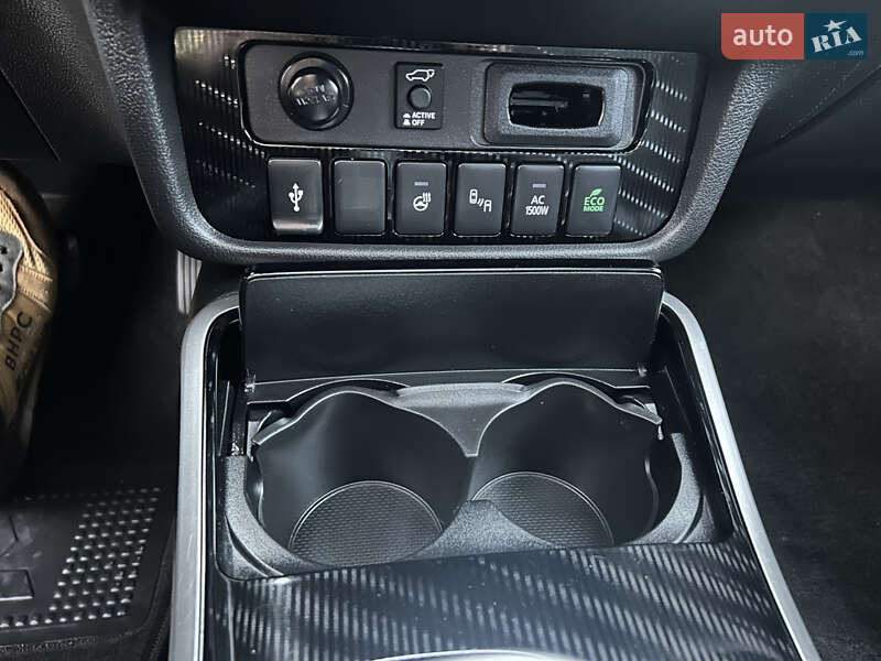 Внедорожник / Кроссовер Mitsubishi Outlander 2020 в Буске