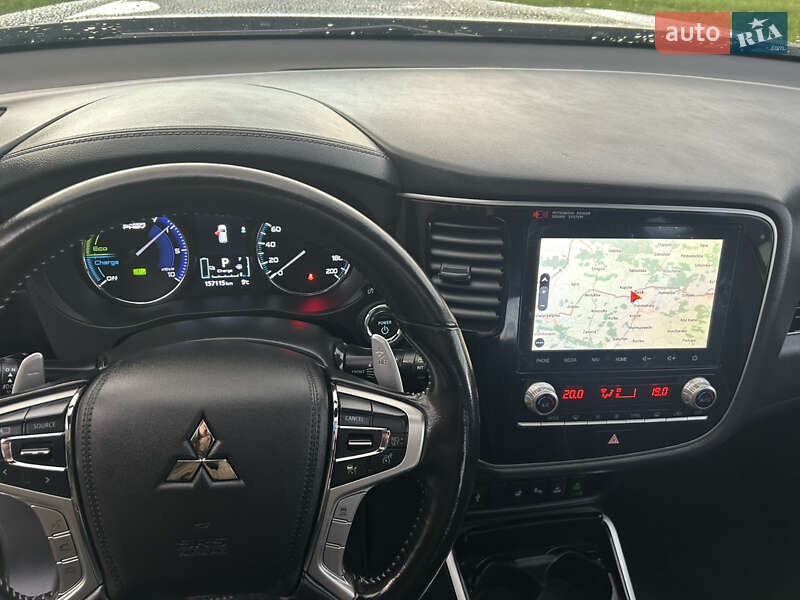 Внедорожник / Кроссовер Mitsubishi Outlander 2020 в Буске