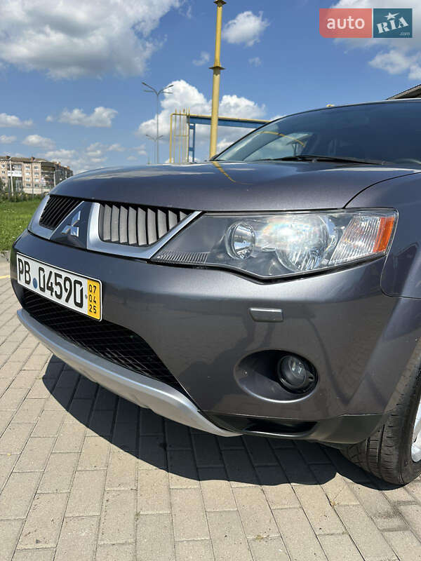 Внедорожник / Кроссовер Mitsubishi Outlander 2008 в Кременце