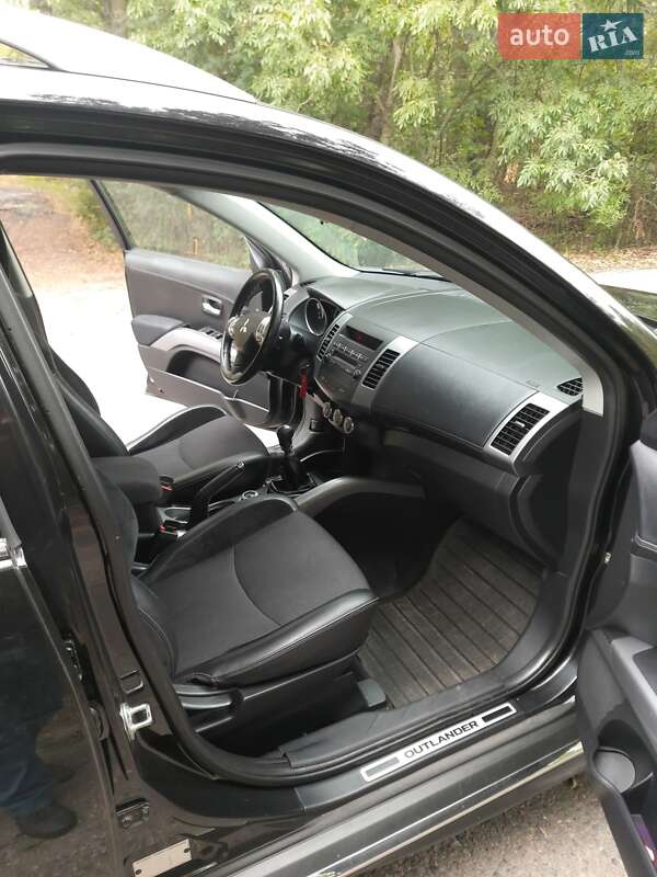 Позашляховик / Кросовер Mitsubishi Outlander 2009 в Новоархангельську