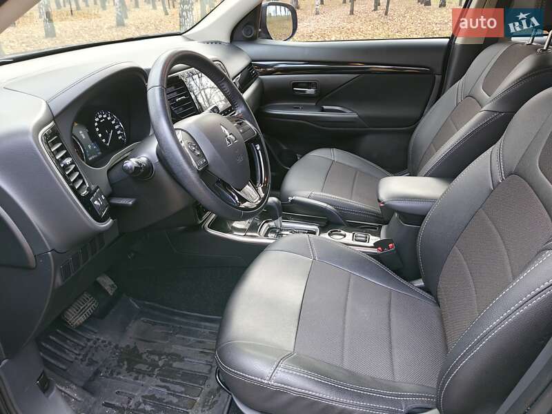 Позашляховик / Кросовер Mitsubishi Outlander 2021 в Сумах