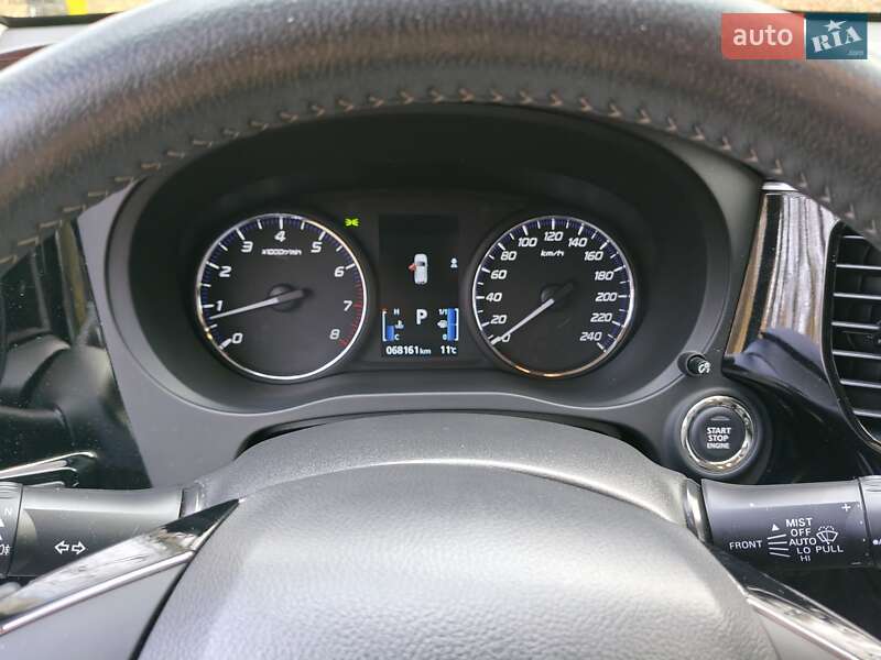 Позашляховик / Кросовер Mitsubishi Outlander 2021 в Сумах