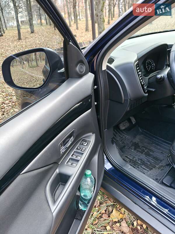 Позашляховик / Кросовер Mitsubishi Outlander 2021 в Сумах