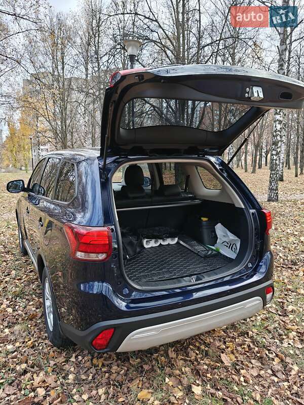 Позашляховик / Кросовер Mitsubishi Outlander 2021 в Сумах