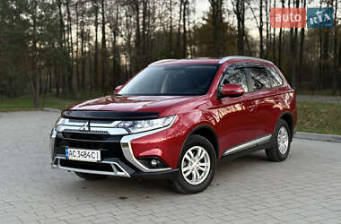 Внедорожник / Кроссовер Mitsubishi Outlander 2018 в Ковеле
