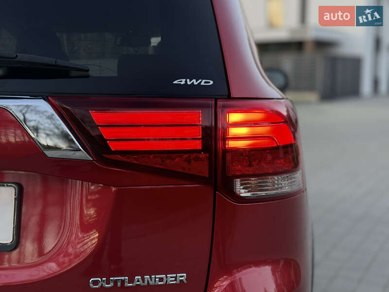 Внедорожник / Кроссовер Mitsubishi Outlander 2018 в Ковеле