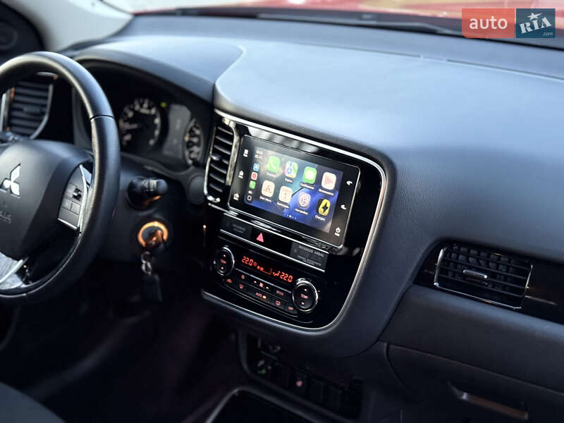 Внедорожник / Кроссовер Mitsubishi Outlander 2018 в Ковеле