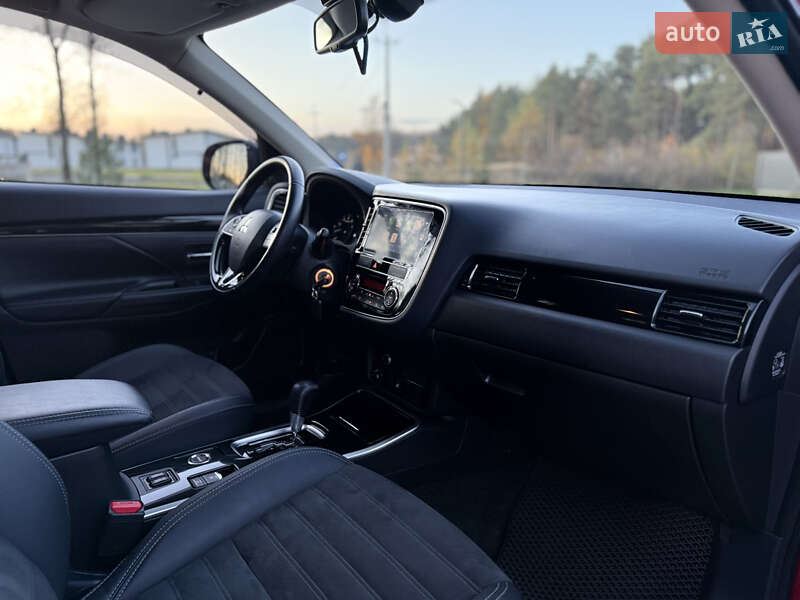 Внедорожник / Кроссовер Mitsubishi Outlander 2018 в Ковеле