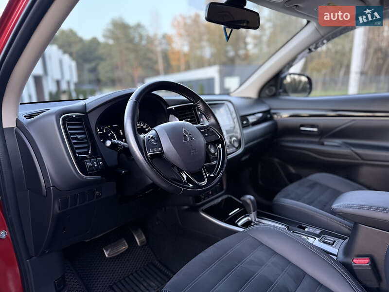 Внедорожник / Кроссовер Mitsubishi Outlander 2018 в Ковеле