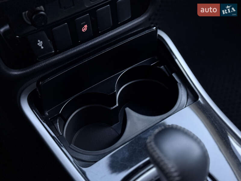 Внедорожник / Кроссовер Mitsubishi Outlander 2018 в Ковеле