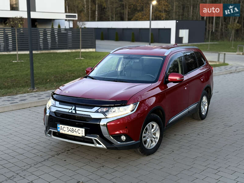 Внедорожник / Кроссовер Mitsubishi Outlander 2018 в Ковеле
