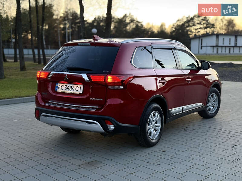 Внедорожник / Кроссовер Mitsubishi Outlander 2018 в Ковеле