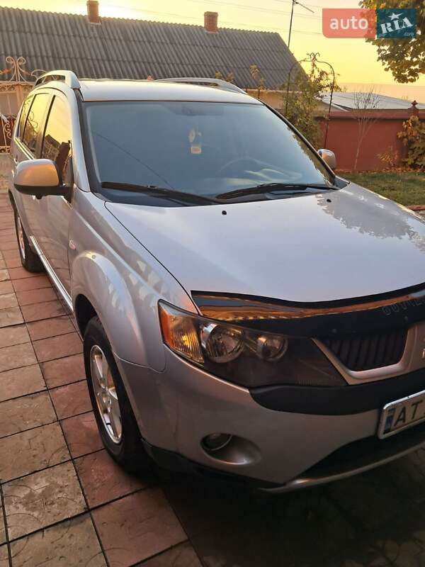 Внедорожник / Кроссовер Mitsubishi Outlander 2007 в Глыбокой
