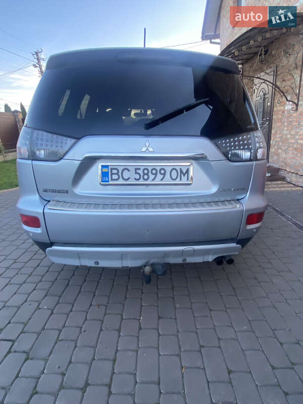 Внедорожник / Кроссовер Mitsubishi Outlander 2010 в Мостиске