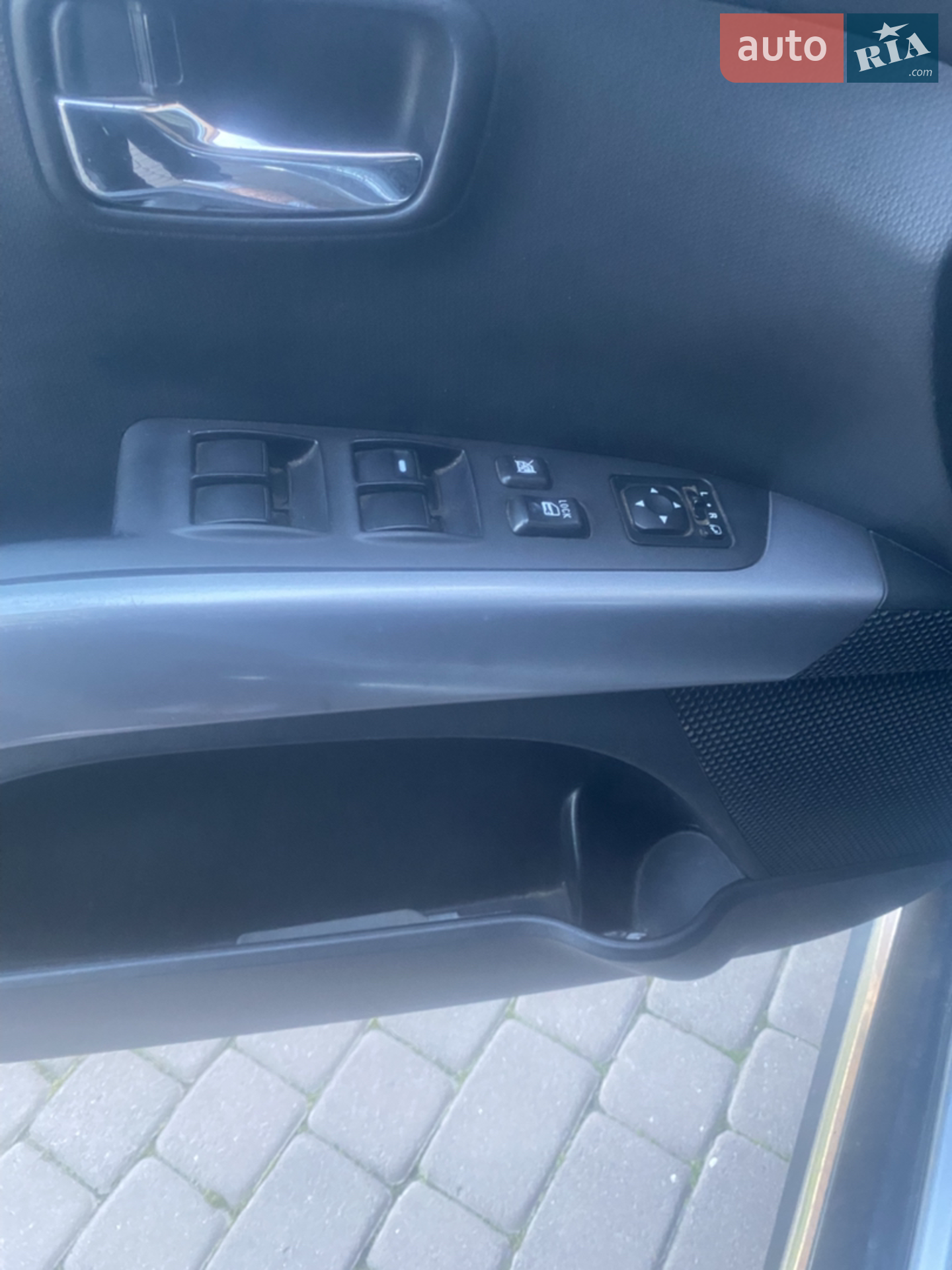 2010 Mitsubishi Outlander - мініатюра 11