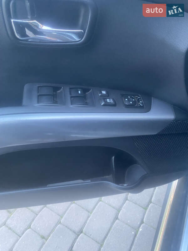 Внедорожник / Кроссовер Mitsubishi Outlander 2010 в Мостиске