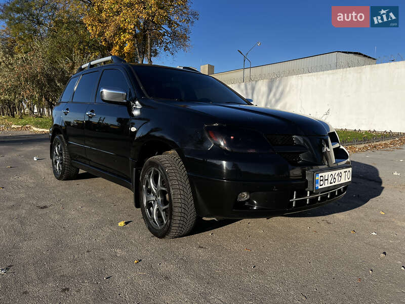 Позашляховик / Кросовер Mitsubishi Outlander 2003 в Одесі