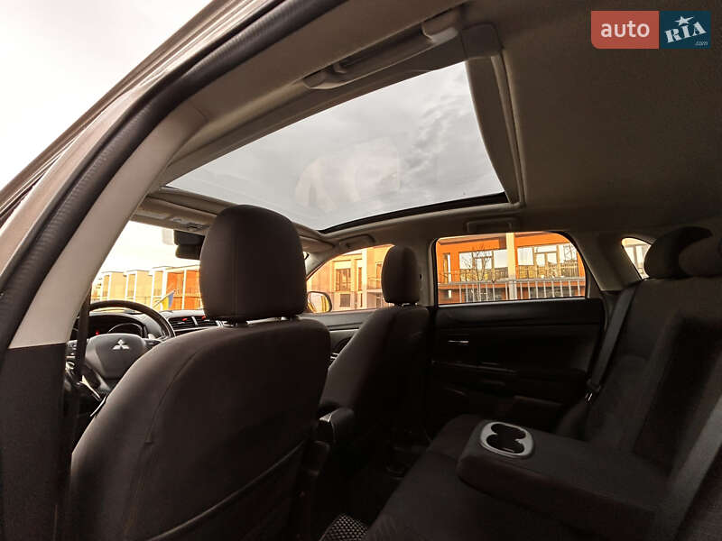 Позашляховик / Кросовер Mitsubishi Outlander 2015 в Тернополі фото 10 Позашляховик / Кросовер Mitsubishi Outlander 2015 в Тернополі