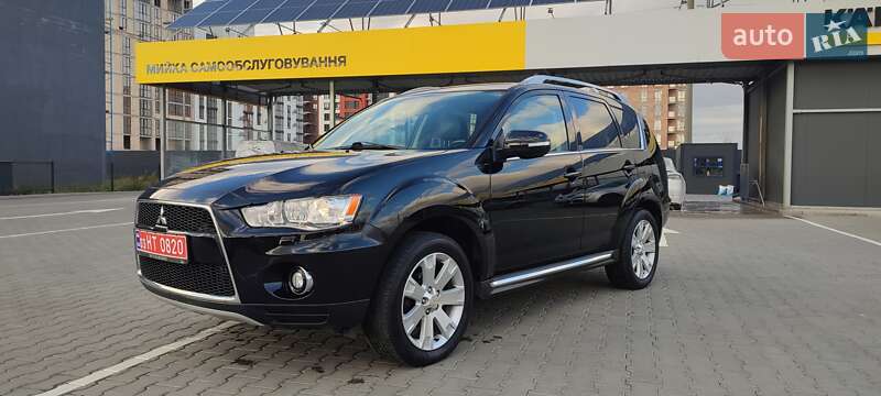 Внедорожник / Кроссовер Mitsubishi Outlander 2010 в Луцке