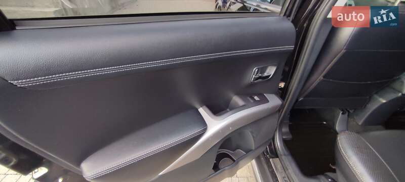 Внедорожник / Кроссовер Mitsubishi Outlander 2010 в Луцке