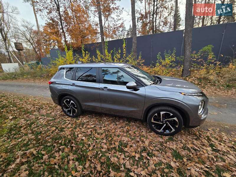 Внедорожник / Кроссовер Mitsubishi Outlander 2022 в Киеве фото 3 Внедорожник / Кроссовер Mitsubishi Outlander 2022 в Киеве