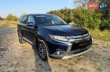 Внедорожник / Кроссовер Mitsubishi Outlander 2017 в Богородчанах