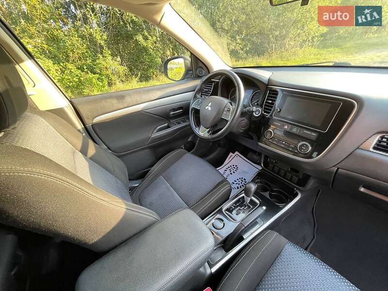 Позашляховик / Кросовер Mitsubishi Outlander 2017 в Богородчанах фото 20 Позашляховик / Кросовер Mitsubishi Outlander 2017 в Богородчанах