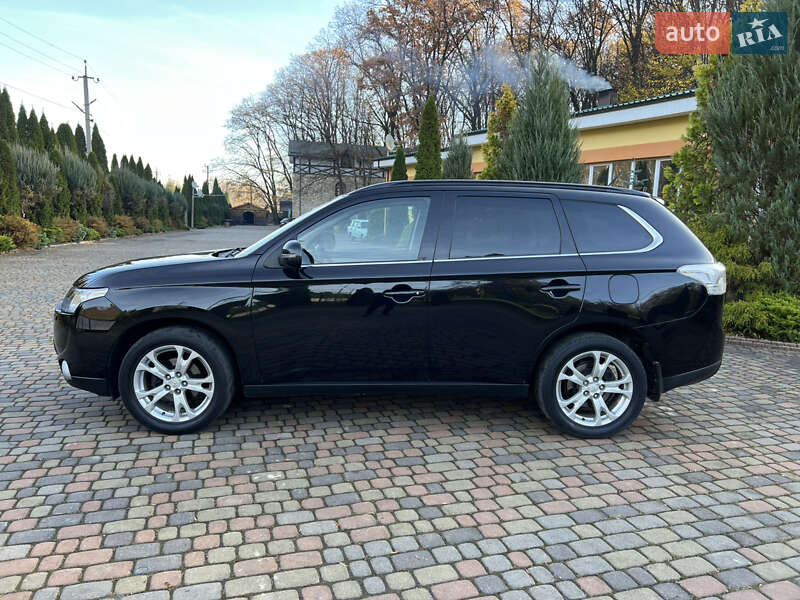 Внедорожник / Кроссовер Mitsubishi Outlander 2013 в Ровно