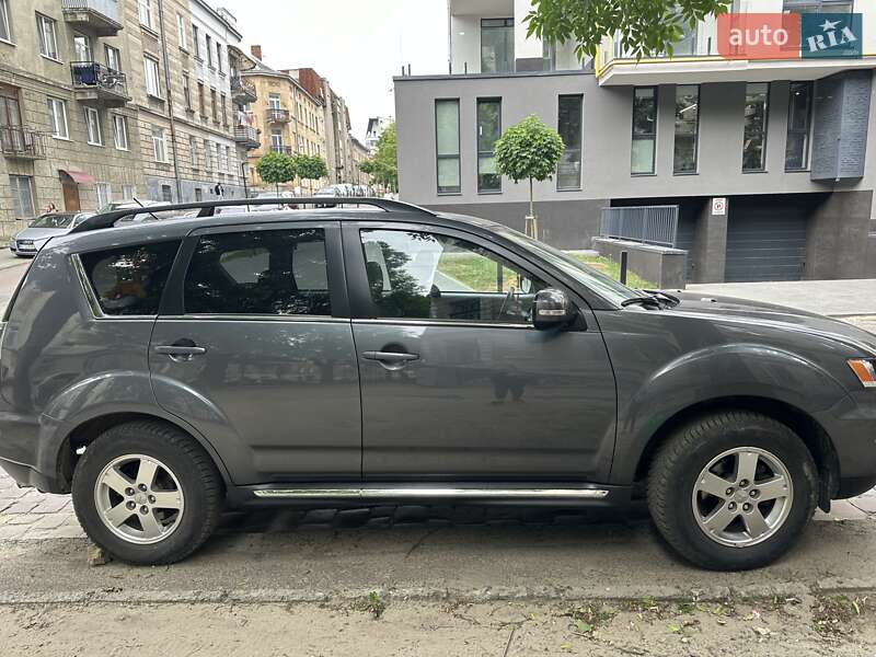 Внедорожник / Кроссовер Mitsubishi Outlander 2012 в Львове фото 2 Внедорожник / Кроссовер Mitsubishi Outlander 2012 в Львове