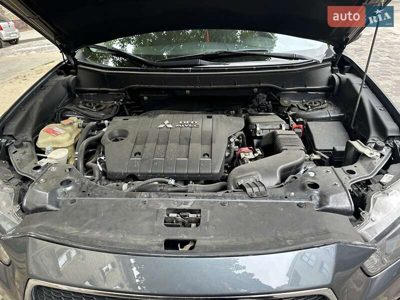 Внедорожник / Кроссовер Mitsubishi Outlander 2012 в Львове фото 6 Внедорожник / Кроссовер Mitsubishi Outlander 2012 в Львове