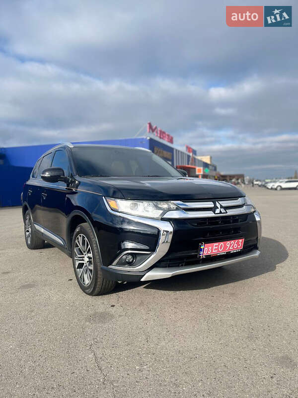 Внедорожник / Кроссовер Mitsubishi Outlander 2015 в Кропивницком