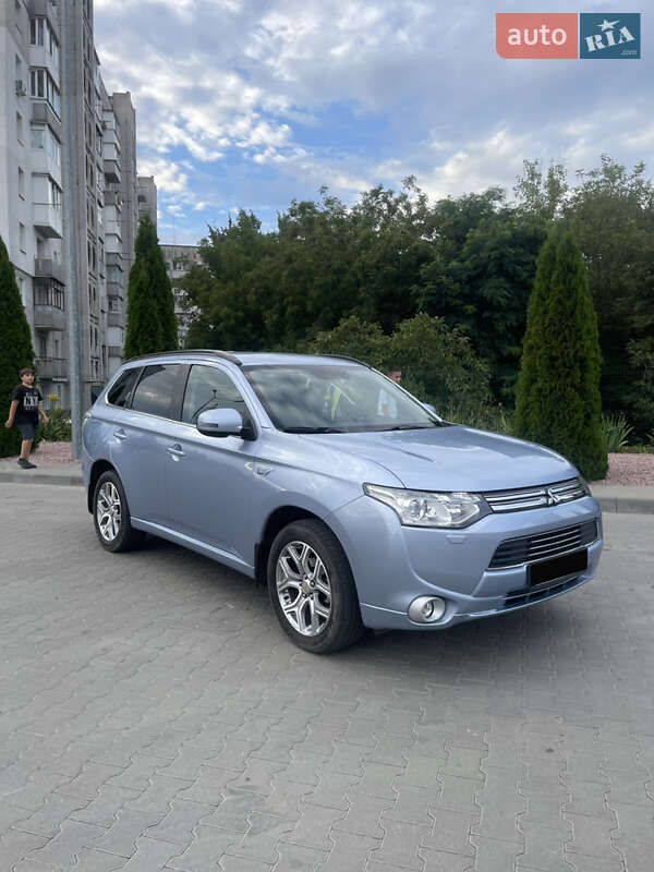 Позашляховик / Кросовер Mitsubishi Outlander 2014 в Житомирі