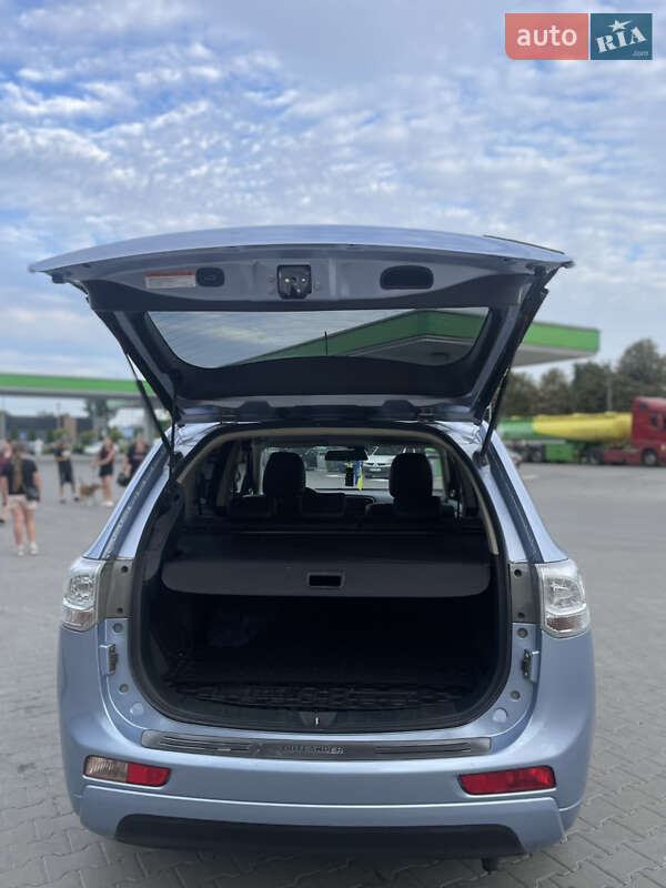 Позашляховик / Кросовер Mitsubishi Outlander 2014 в Житомирі