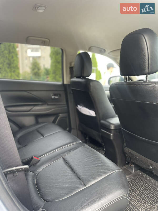 Позашляховик / Кросовер Mitsubishi Outlander 2014 в Житомирі