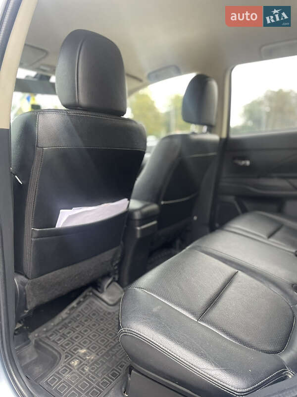 Позашляховик / Кросовер Mitsubishi Outlander 2014 в Житомирі