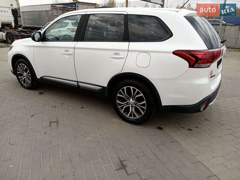 Внедорожник / Кроссовер Mitsubishi Outlander 2017 в Львове фото 10 Внедорожник / Кроссовер Mitsubishi Outlander 2017 в Львове