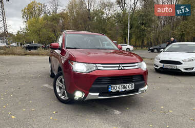 Позашляховик / Кросовер Mitsubishi Outlander 2014 в Дніпрі
