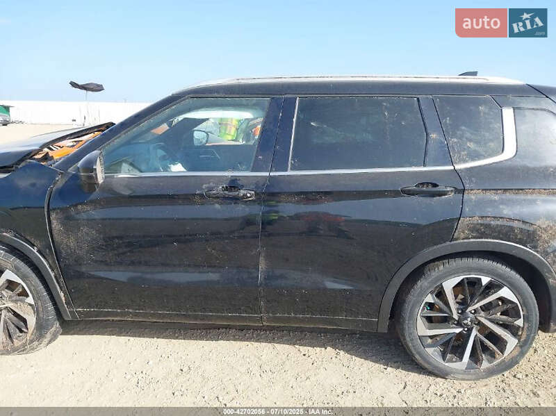 Внедорожник / Кроссовер Mitsubishi Outlander 2022 в Буче