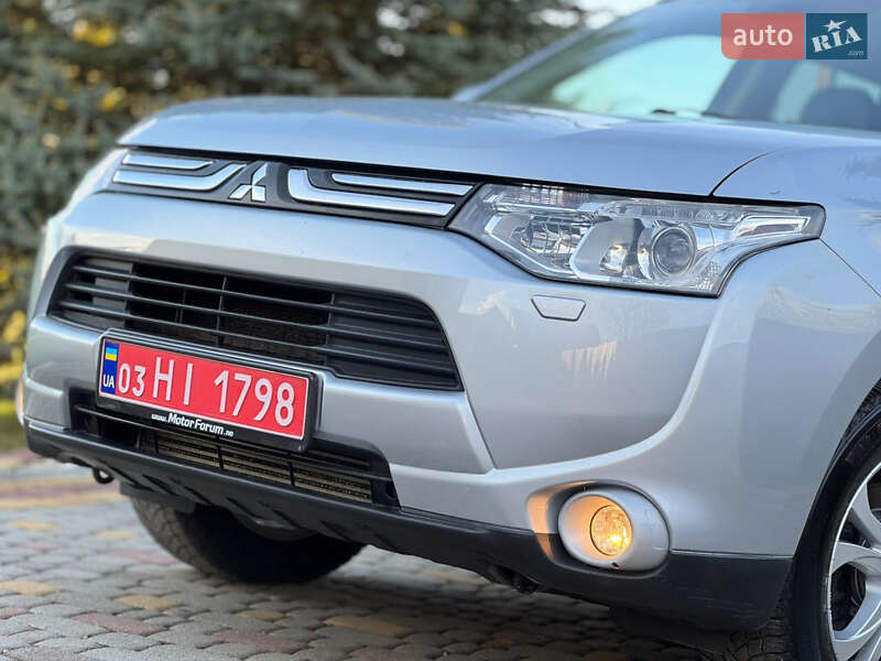 Внедорожник / Кроссовер Mitsubishi Outlander 2012 в Сумах